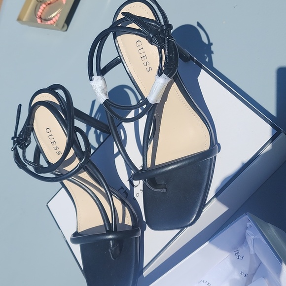 Heels - Picture 3 of 4